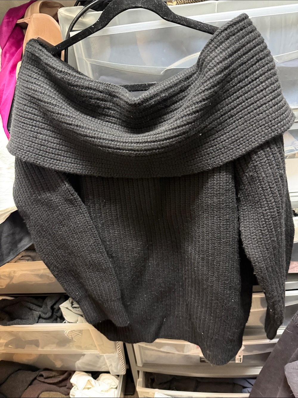 Wilfred Black Off-the-Shoulder Ribbed Sweater